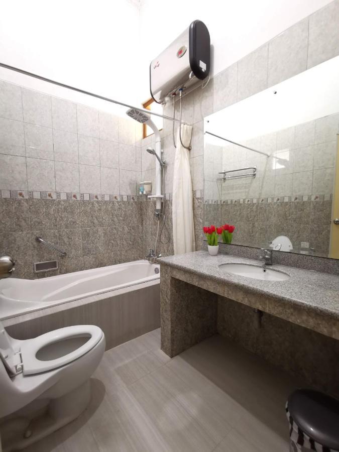 Nariska Suite Homestay ジョグジャカルタ エクステリア 写真
