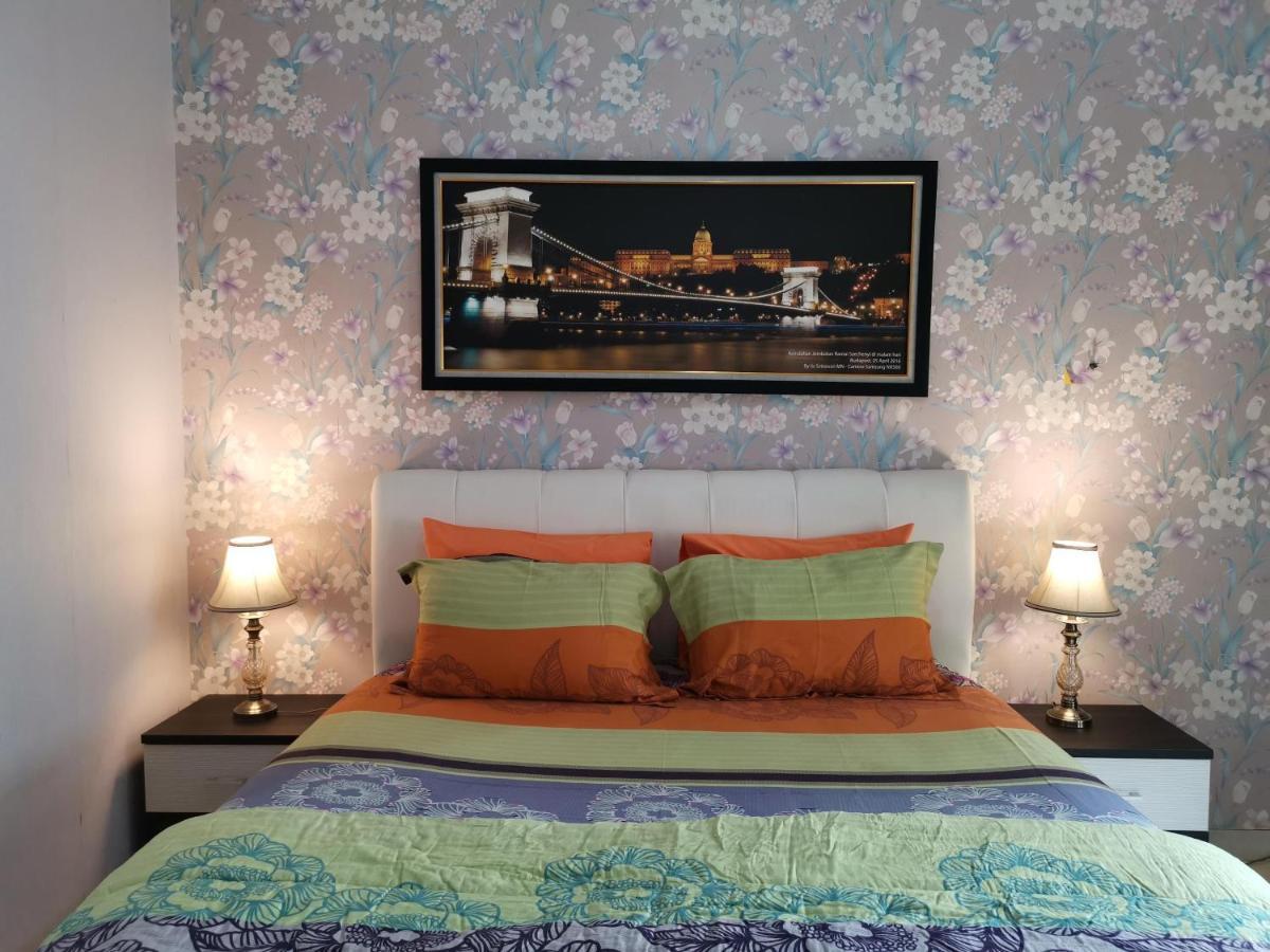 Nariska Suite Homestay ジョグジャカルタ エクステリア 写真