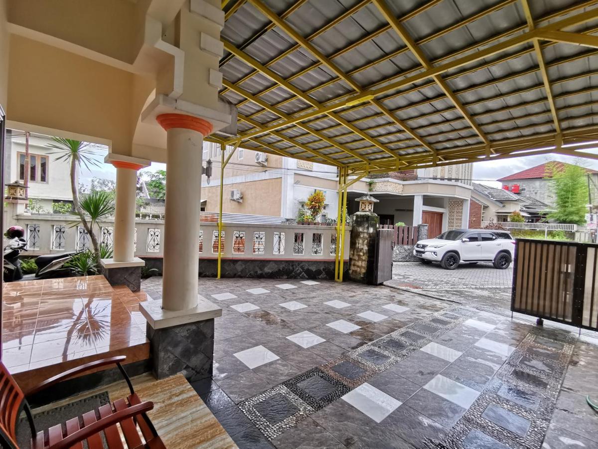 Nariska Suite Homestay ジョグジャカルタ エクステリア 写真