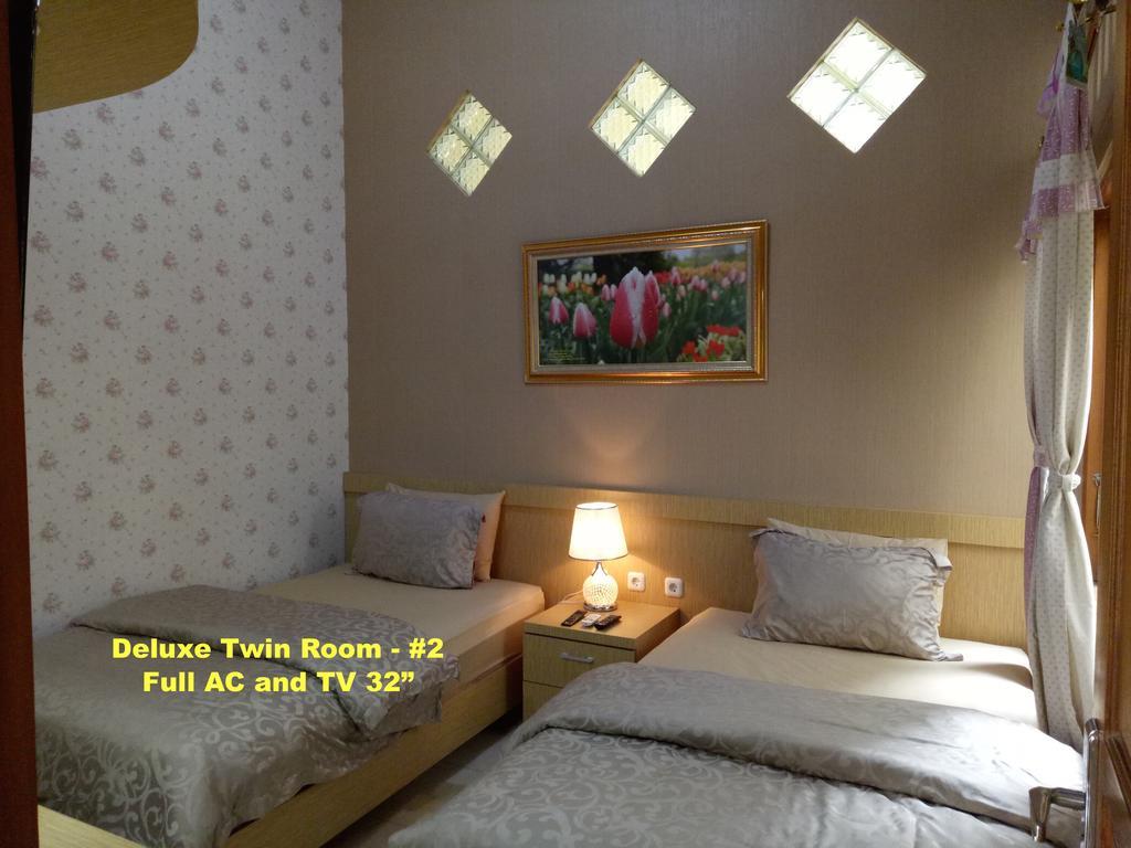 Nariska Suite Homestay ジョグジャカルタ エクステリア 写真